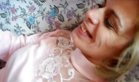 マッケンジー苔排水彼のコック顔 人妻 レイプ 動画