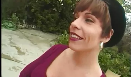 ストリッパ 素人 巨乳