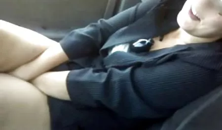 Babe小さなおっぱいが大きなディック 素股 無 修正