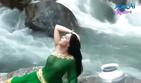温泉はニワトリの乗り物とFucksハードコック 素人 巨乳